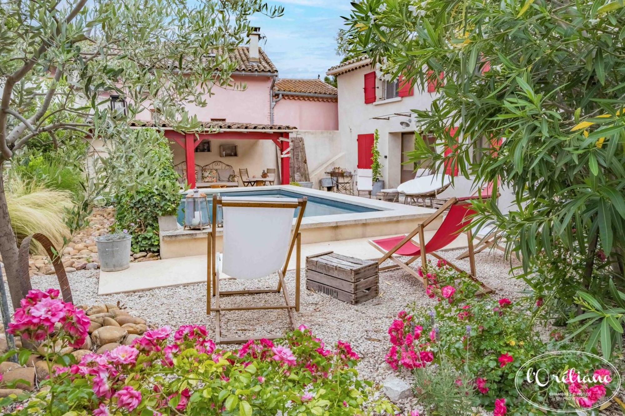 Chambres D'Hotes L'Oreliane En Provence Only Adult Châteauneuf-de-Gadagne Exterior foto