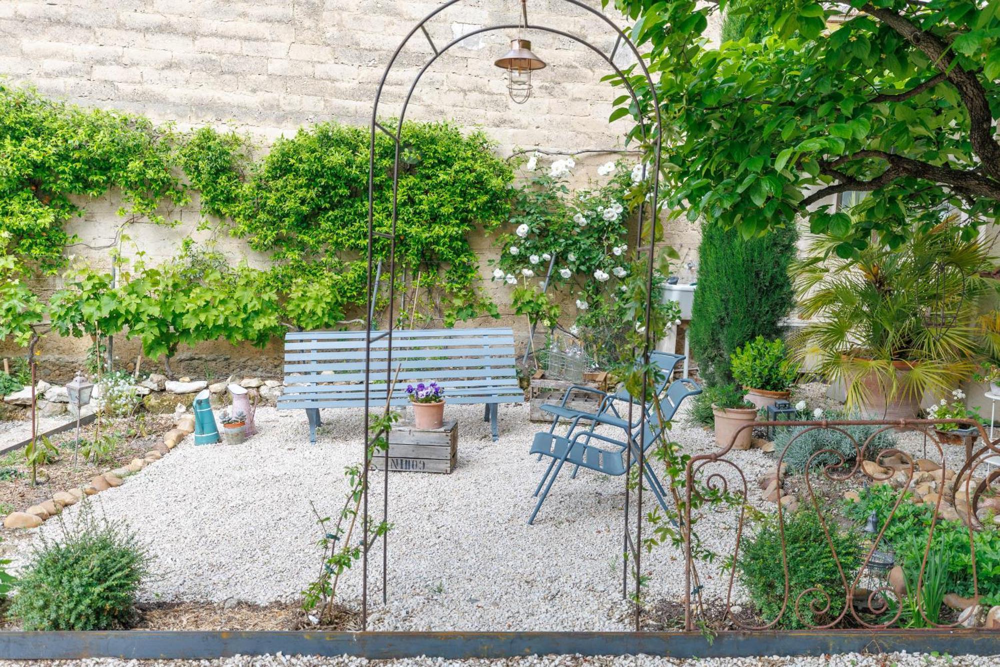 Chambres D'Hotes L'Oreliane En Provence Only Adult Châteauneuf-de-Gadagne Exterior foto