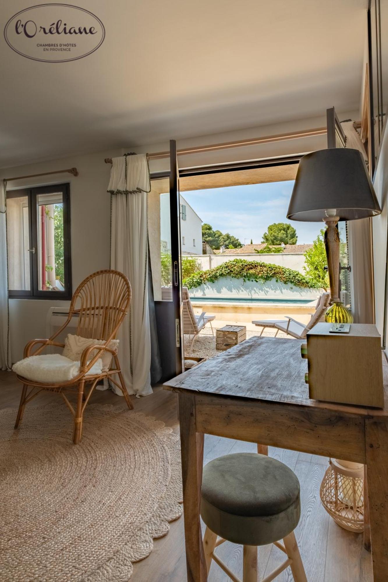 Chambres D'Hotes L'Oreliane En Provence Only Adult Châteauneuf-de-Gadagne Exterior foto